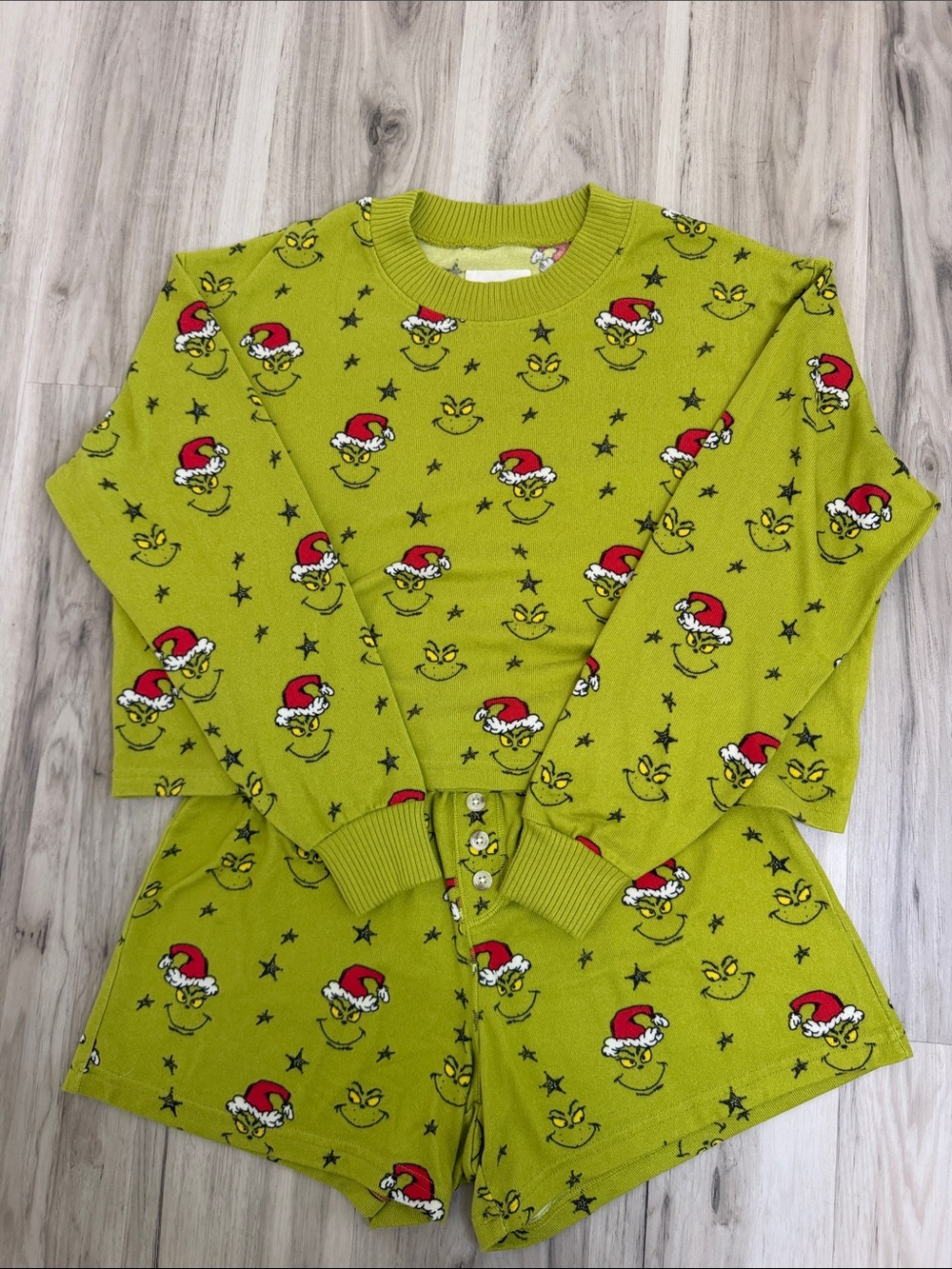 NWOT American Eagle Outfitters Lime Green Grinch Print Pajama Set sz XXS